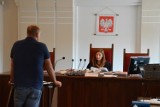 Brali dla statystyk? Przed sądem stanęło trzech byłych policjantów lęborskiej "drogówki"