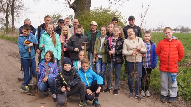 Dzieci z Runowa przekażą nabytą podczas akcji wiedzę w swoich środowiskach. Przetrwanie pszczół jest zagrożone.