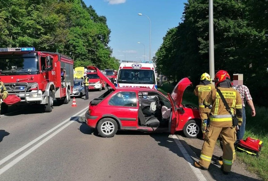 Wypadek na DK 22 w Gnojewie. Jedna osoba trafiła do szpitala