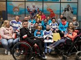 Mała Orkiestra Wielkiej Pomocy i Hokejowa Reprezentacja Artystów Polski zagrają piąty mecz dla pięciorga niepełnosprawnych dzieci