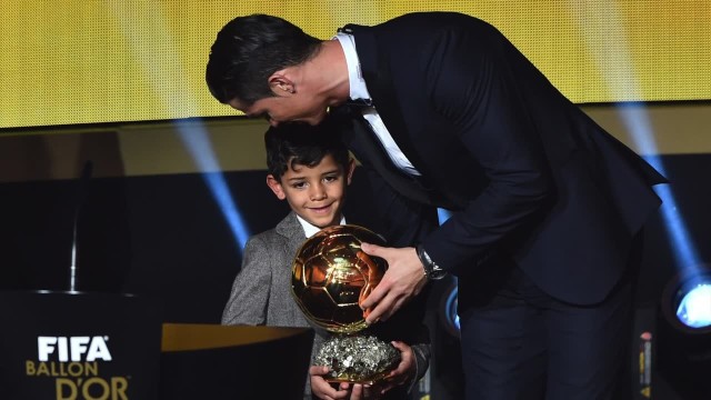 "Jest lepszy piłkarz od twojego taty". Ronaldo Jr walczy z docinkami