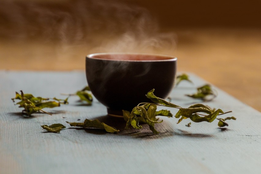 Regularne spożywanie zielonej herbaty może poprawić wygląd...