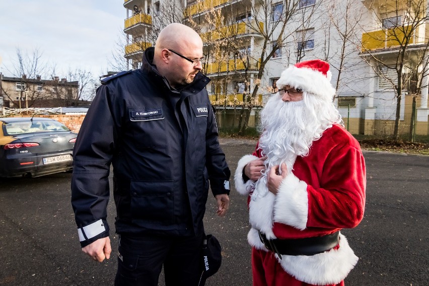 Święty Mikołaj i Polfinek odwiedzili w Bydgoszczy chore dzieci 