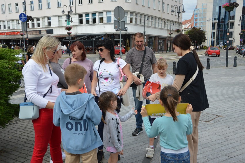 Ukraińscy uchodźcy mieszkający w Opolu manifestowali przeciw zbrodni rosyjskiej w Ołeniwce