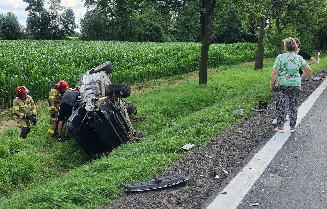 Wypadek trzech aut na drodze krajowej nr 8 pod Kobierzycami