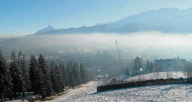 W zimie, gdy chwyci mróz, nad Zakopanem można zaobserwować smog. W lecie jest dużo lepiej