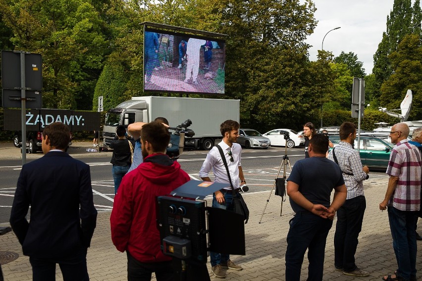 Protest rolników przed Podlaskim Urzędem Wojewódzkim