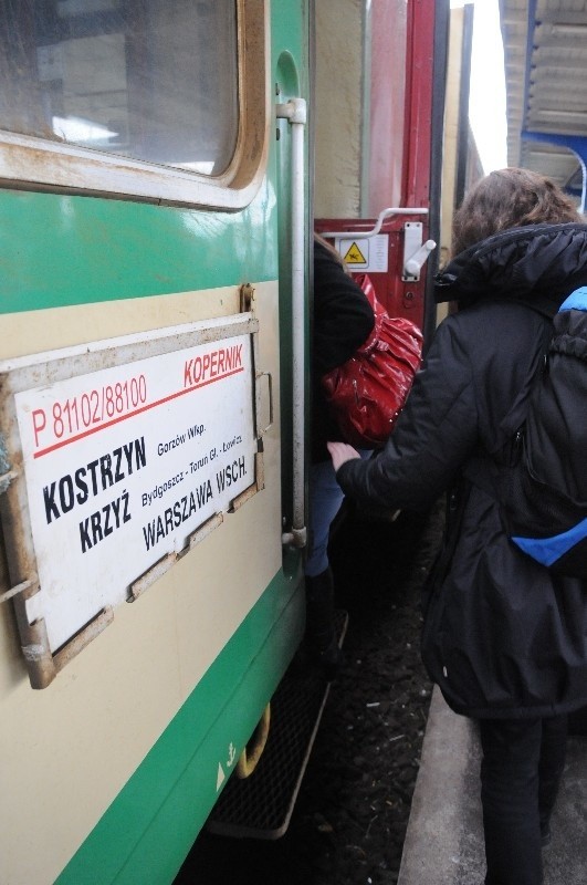 Kopernik za każdym razem, kiedy zajeżdża na gorzowski dworzec cieszy się dużym zainteresowaniem podróżnych. Wczoraj wsiadło do niego ponad 40 pasażerów.