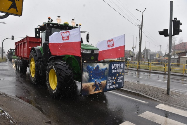 W Toruniu i okolicy trwały protesty rolników. blokowali drogi dojazdowe do miasta. W znacznej mierze blokowali m.in. trasę na Łysomicach, ale nie tylko. Z samymi rolnikami spotkał się prezydent miasta. A jak wyszło?