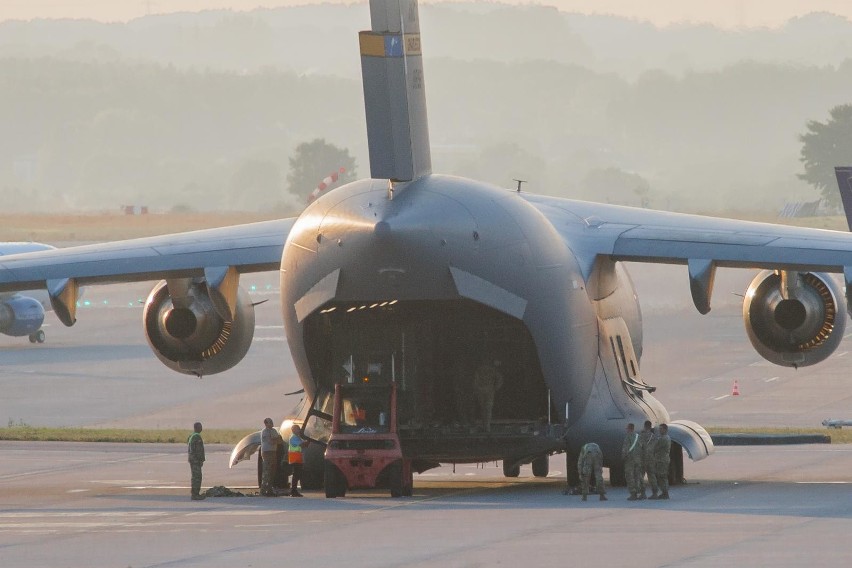Wielki Boeing C-17 Globemaster wylądował w Rębiechowie...