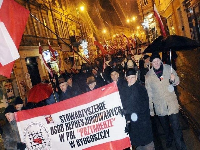 Z narodowcami wspólnie maszerowali byli działacze opozycyjni