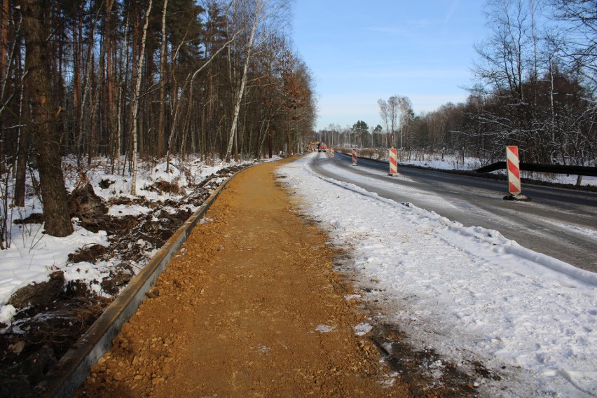 Rozpoczęła się budowa drogi rowerowej z Trzebini nad Chechło