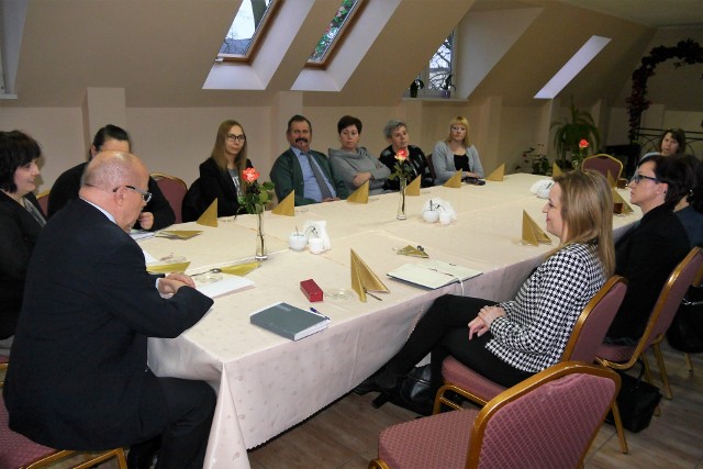 Do rady kultury wchodzą m.in. przedstawiciele organizacji pozarządowych i instytucji, przed-szkola, Rady Miasta, Warsztatów Terapii Zajęciowej, sołectw, emeryci, artyści i nauczyciele.