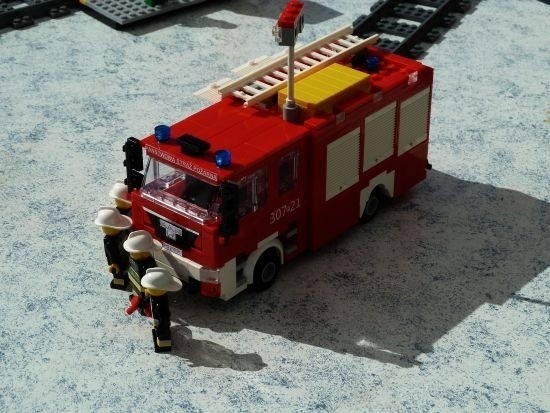 Wóz strażacki z klocków Lego