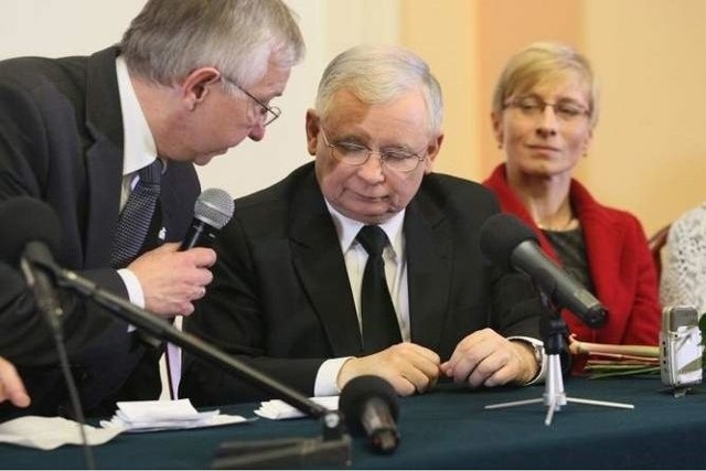Jarosław Kaczyński będzie musiał wybrać między stanowiskiem posła Krzysztofa Lipca, a senator Beaty Gosiewskiej.