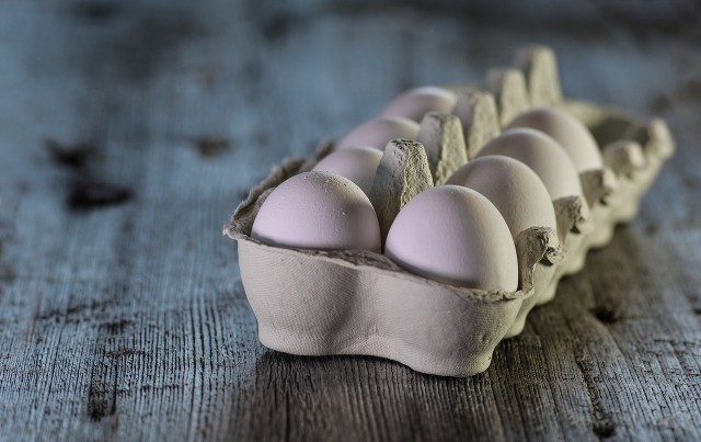Spożycie jaj z pałeczkami Salmonelli Enteritidis powoduje zakażenie przewodu pokarmowego