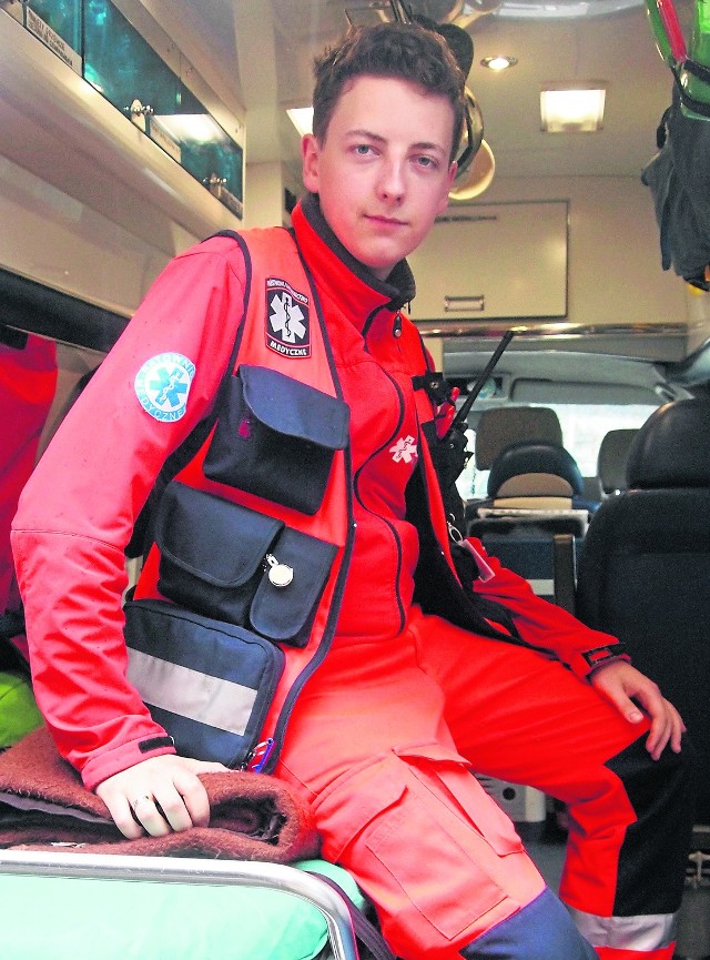 Paweł Mickowski w karetce jeździ od 7 lat. Jest ratownikiem Szpitala Powiatowego w Zakopanem.