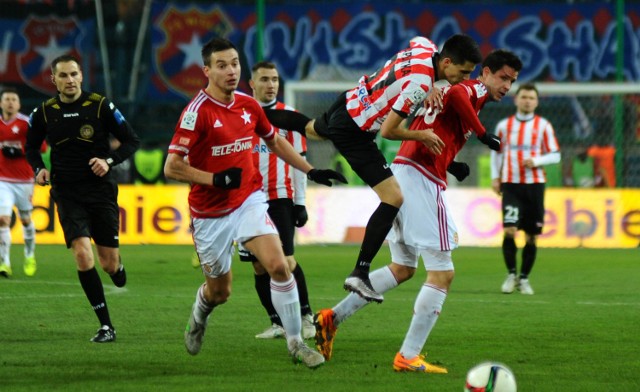 Derbowy bilans w tym sezonie korzystny jest dla Cracovii. Przy Kałuży był remis 1:1, a przy Reymonta "Pasy" wygrały 2:1.