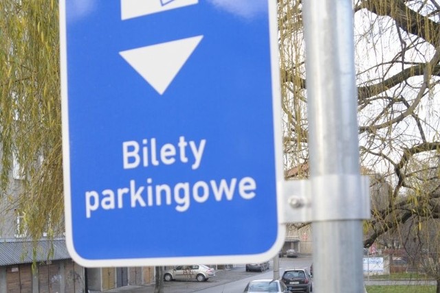 O strefie płatnego parkowania gmina myśli już od ponad dwóch lat.