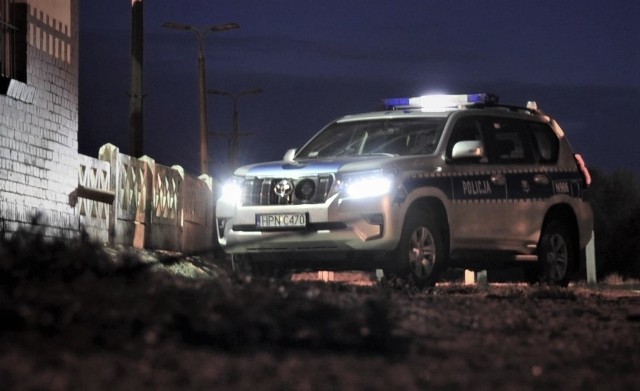 Okazało się, że 21-letni kierujący był pod działaniem narkotyk&oacute;w. Natomiast pasażer pr&oacute;bował ukryć w samochodzie przed policjantami marihuanę i amfetaminę.