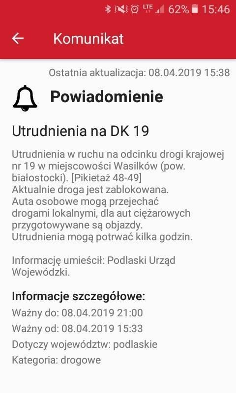 Wypadek na DK19. Czołowe zderzenie ciężarówki z oplem