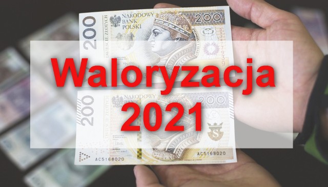 Rząd przyjął projekt budżetu na 2021 rok. Ustalono w nim, że wskaźnik waloryzacji rent i emerytur w przyszłym roku wyniesie 103,84 proc. Koszt, jaki poniesie budżet z tego tytułu to ok 9,4 mld zł. Dla przykładu koszt programu 500  to ok. 40 mld zł.WYLICZENIA podwyżek procentowych dla przykładowych emerytur znajdziecie NA NASTĘPNYCH STRONACH. Przesuń zdjęcie gestem lub naciśnij strzałkę w prawo * wyliczenia dla kwoty brutto przy założeniu, że będzie obowiązywać tylko waloryzacja procentowa (w 2019 i 2020 obowiązywała r&oacute;wnież waloryzacja kwotowa - emerytura musiała wzrosnąć więc o minimum 70 zł)