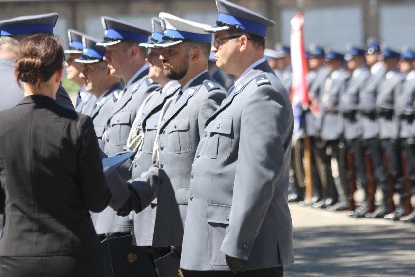 Ślubowanie nowych policjantów w Katowicach