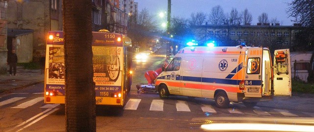Do potrącenia przez autobus doszło dziś rano na skrzyżowaniu ul. Lechickiej i Powstańców Wielkopolskich.