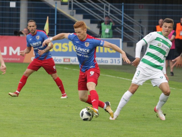 W maju Piast Gliwice przegrał z Lechią 0:2.
