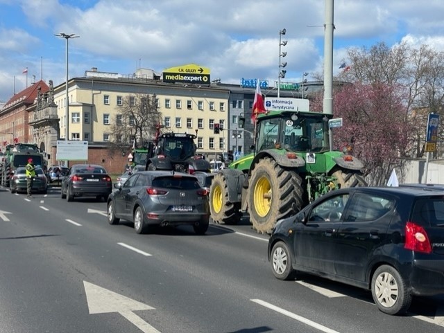 Rolnicy w Szczecinie po świątecznej przerwie wracają do protestów. W czwartek wizyta ministra rolnictwa