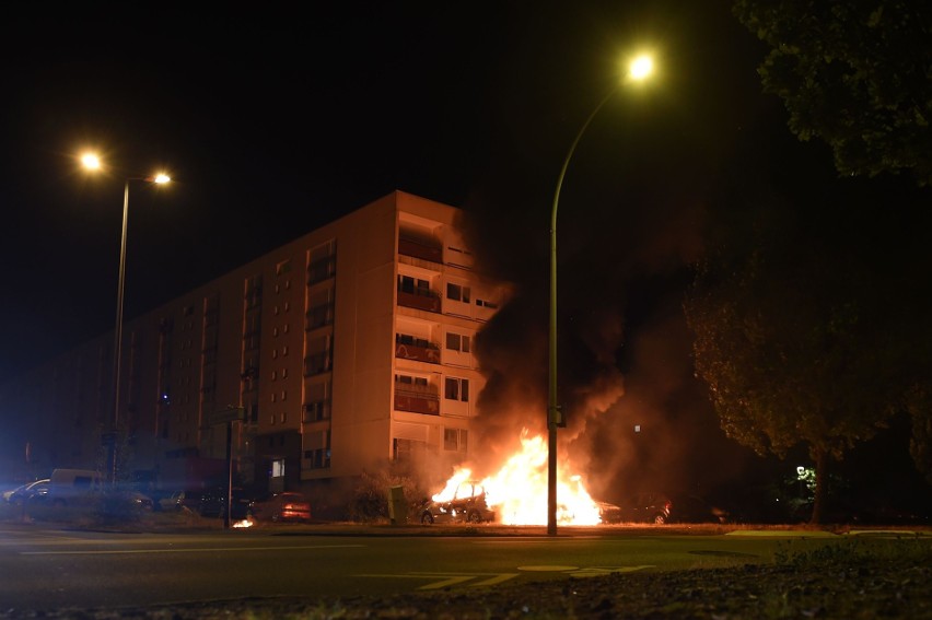 Zamieszki w Nantes. Aboubakar Fofana zastrzelony przez policjanta. W mieście płoną samochody