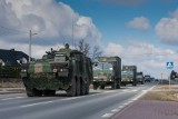 Wzmożony ruch pojazdów wojskowych na śląskich drogach. Jest apel do kierowców