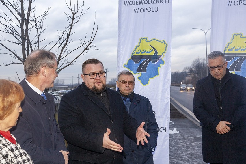 W ramach zakończonych właśnie prac rozbudowana została droga...