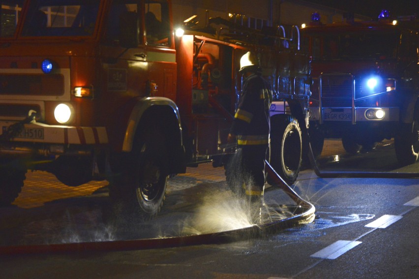 Gigantyczny pożar sortowni śmieci, całe miasto spowił dym