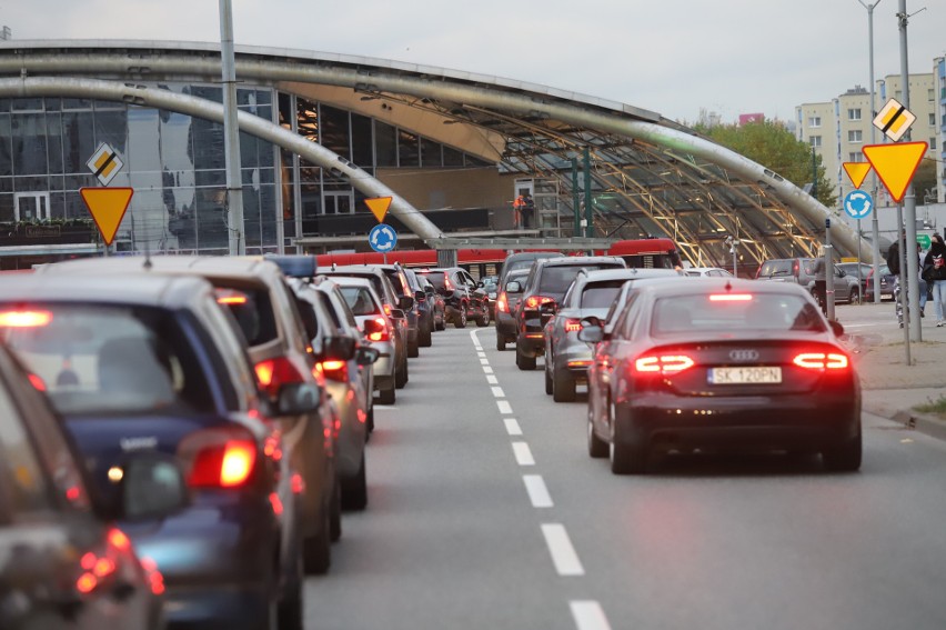 Blokada Katowic i protest pod archikatedrą. Ociepliła się...