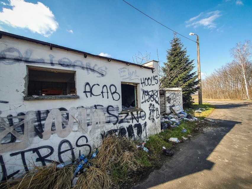 Kiedyś był to kultowy bar. Zostało po nim wspomnienie, ruina...