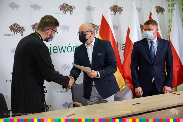 Marszałek Kosicki podpisał umowy o dotacje na ochronę i promocję zdrowia. Łączna wartość dofinansowania to 230 tys. zł