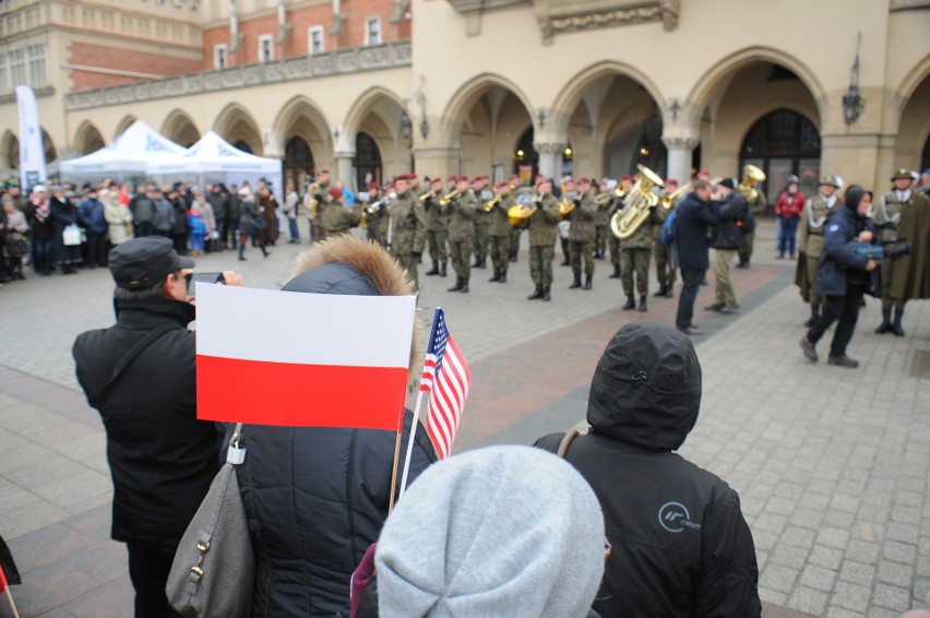 Piknik „Bezpieczna Polska” na krakowskim Rynku [NOWE ZDJĘCIA]