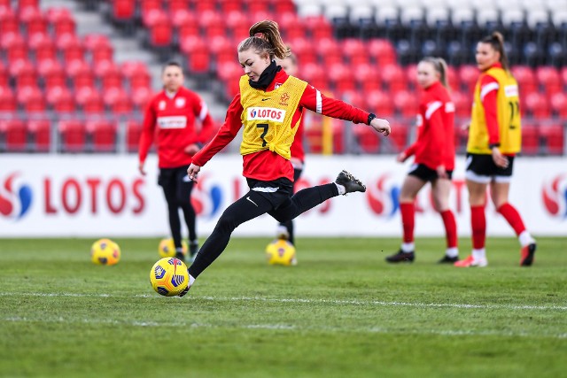 Kobiety grają w piłkę nożną. I to jak! Oto sukcesy polskich zawodniczek, o  których mogłeś nie mieć pojęcia. | Sportowy24