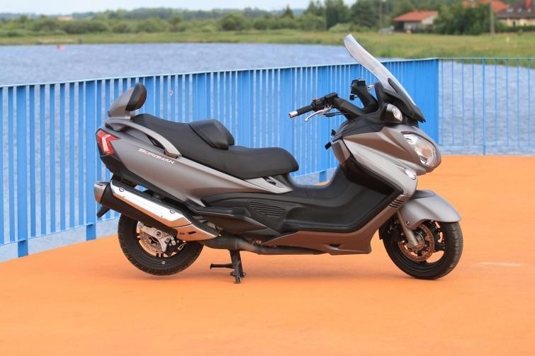 Testujemy: Suzuki Burgman 650 Executive - na bogato (WIDEO,...