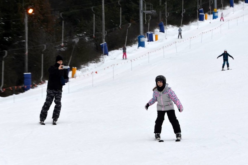 Sezon narciarski w Górach Świętokrzyskich ruszył pełną parą [WIDEO, zdjęcia]