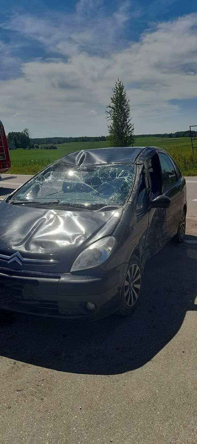 Zaboryszki. Citroen zderzył się z audi. Kierująca trafiła do szpitala