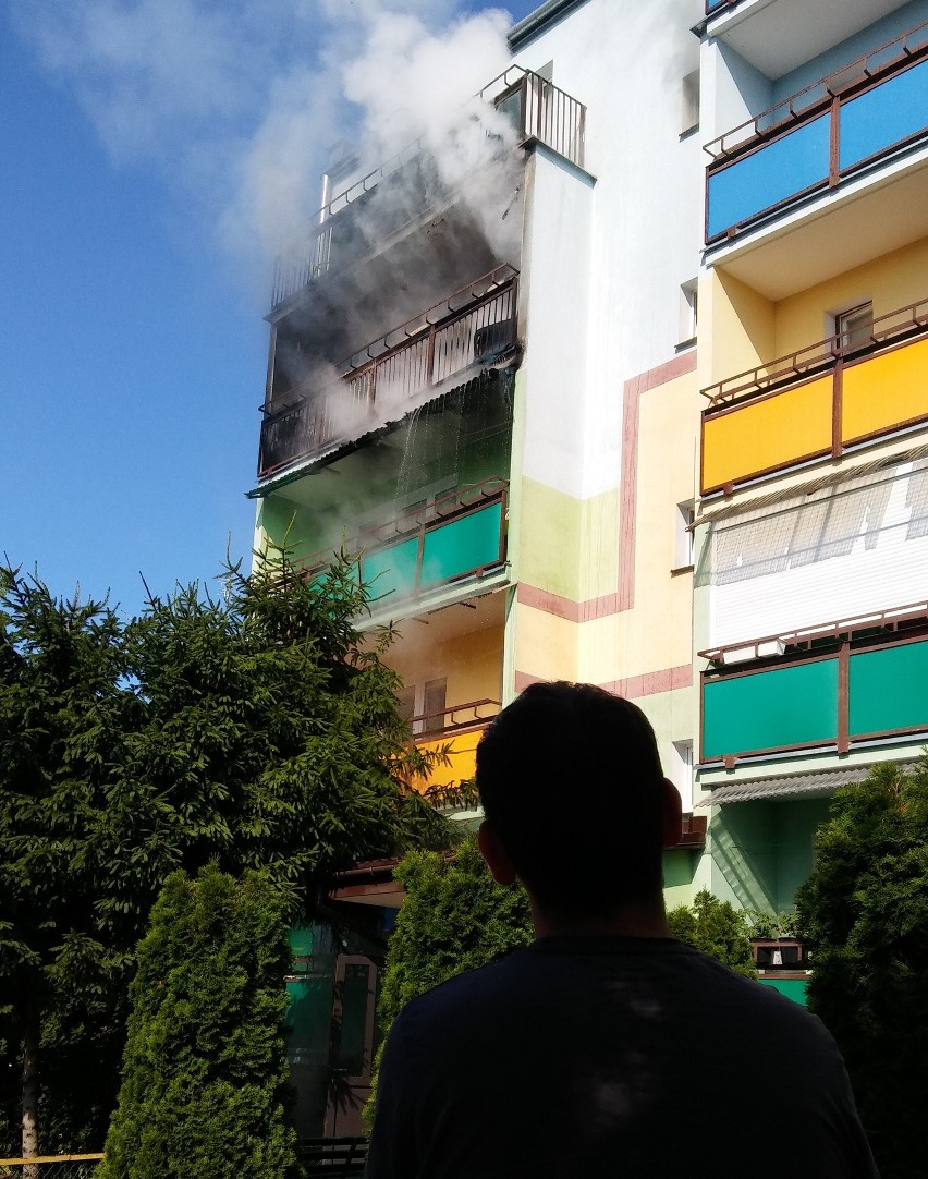 Pożar w bloku przy ul. Madalińskiego w Ostrołęce
