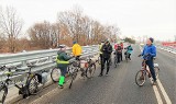 Inowrocław. Mimo zimy cykliści z Klubu Turystyki Rowerowej "Kujawiak" wyjeżdżają już na trasy. Zdjęcia