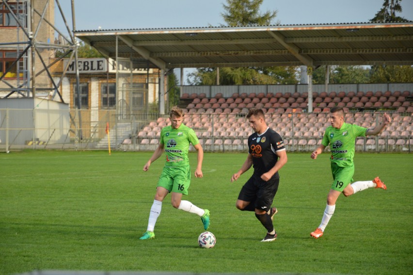 3 liga. Kulisy meczu KSZO 1929 Ostrowiec z Chełmianką Chełm. Gospodarze wygrali 2:0 