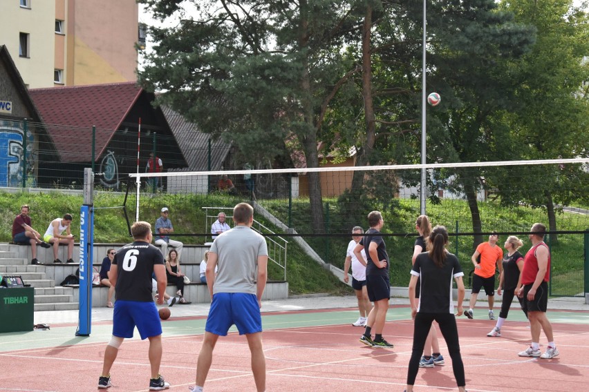 Pierwszy turniej siatkówki w dolince w Olkuszu