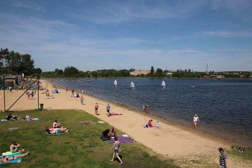 Plaża miejska na Dojlidach. Po ochłodę nad wodę. W piątek rusza sezon na plaży na Dojlidach