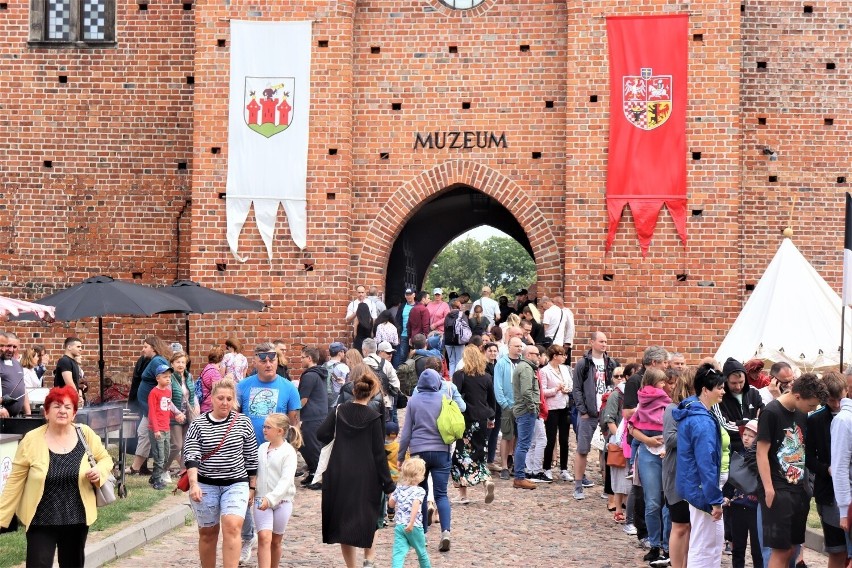 Turniej rycerski na zamku w Łęczycy.