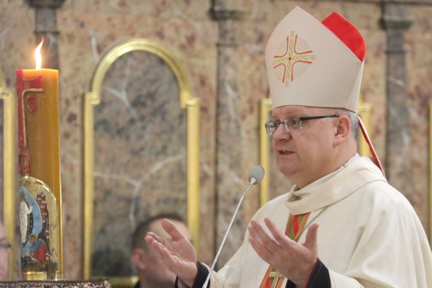 Biskup opolski Andrzej Czaja poinformował wiernych o swojej...