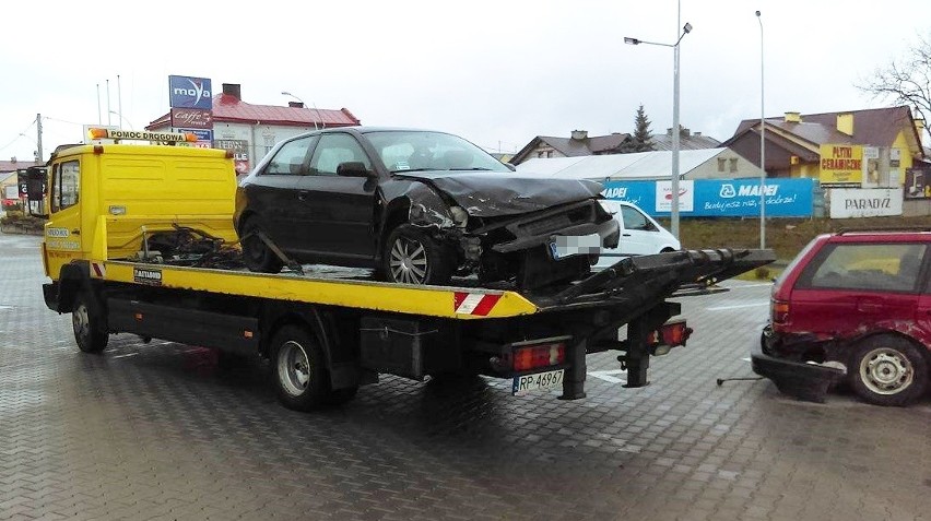 Jak wstępnie ustalili policjanci, kierujący volkswagenem...